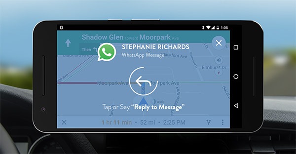 Cómo escuchar los mensajes de WhatsApp y Telegram mientras conduces