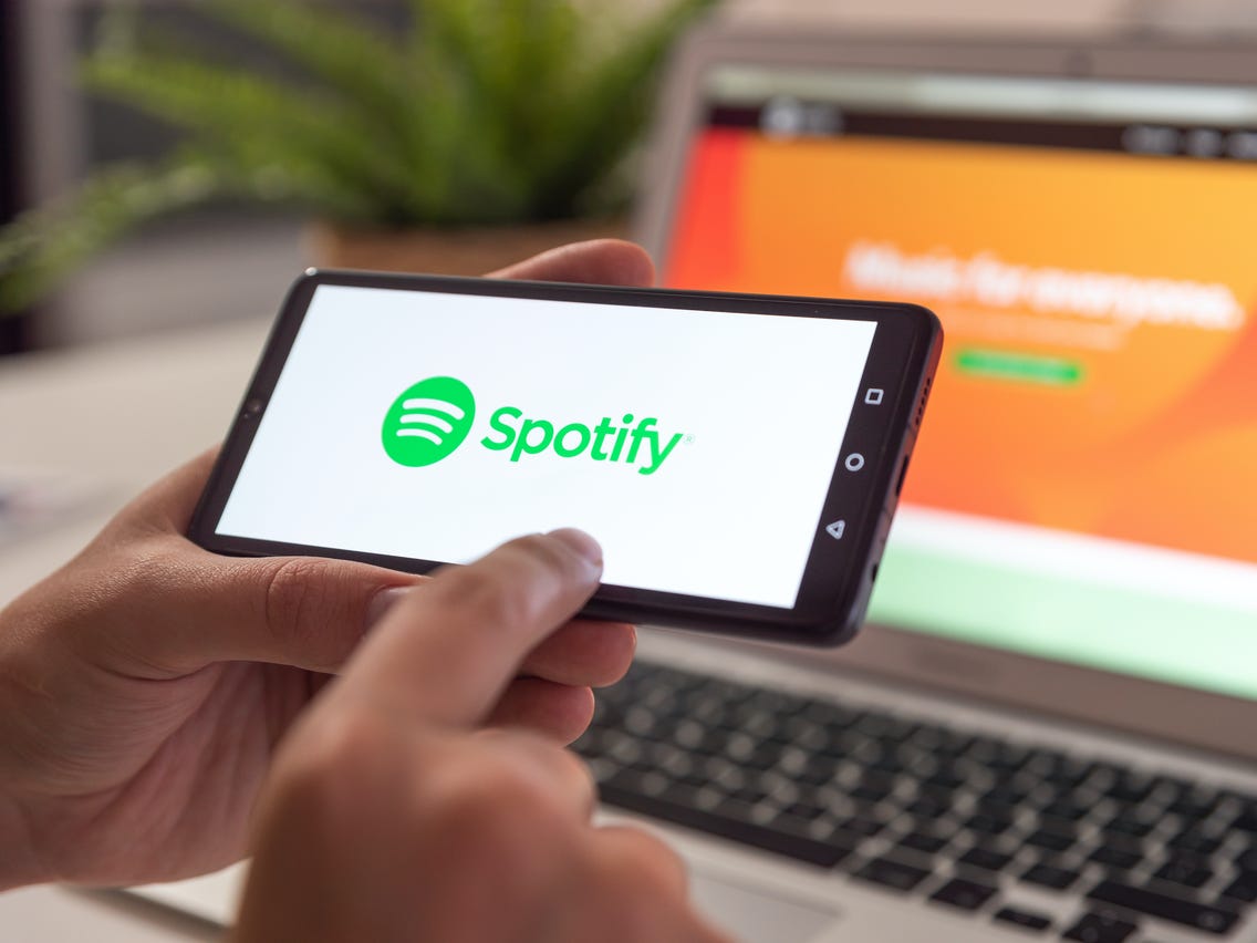 Por qué Spotify se pausa solo